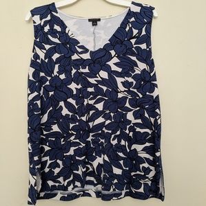 Tank top style blue flower theme